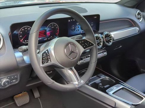 Used 2026 Mercedes-Benz GLB 250 image 9