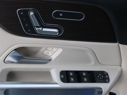 New 2026 Mercedes-Benz GLB 250 image 13