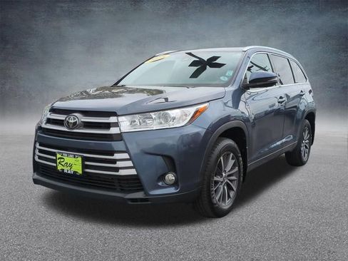 Used 2018 Toyota Highlander XLE AWD/4WD image 5