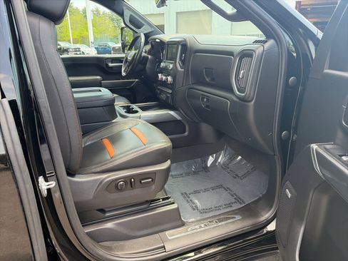 Used 2020 GMC Sierra 2500 AT4 w/ AT4 Premium Package AWD/4WD image 9