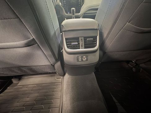Used 2024 Subaru Outback Premium AWD/4WD image 20