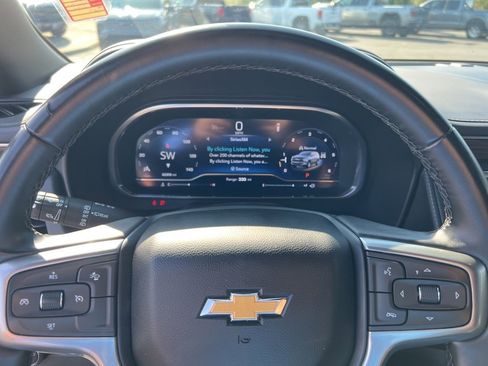 Used 2023 Chevrolet Suburban LT image 45