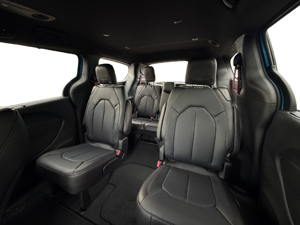 New 2027 Chrysler Pacifica Select AWD/4WD image 24
