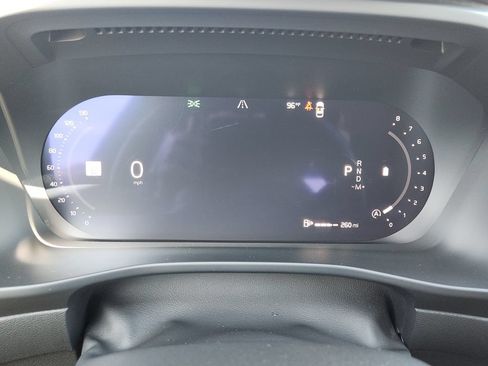 Used 2025 Volvo XC40 B5 Plus AWD/4WD image 7