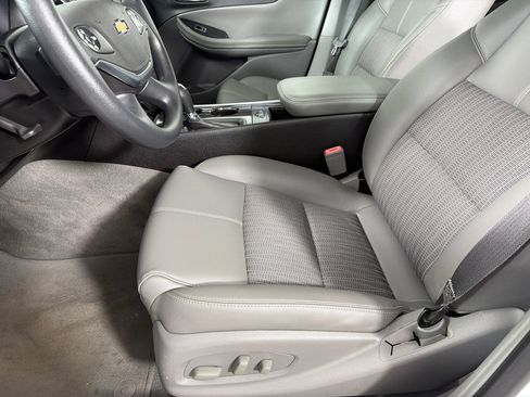 Used 2018 Chevrolet Impala LS FWD image 12