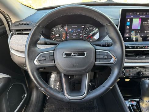 Used 2022 Jeep Compass Latitude w/ Sun and Sound Group image 21