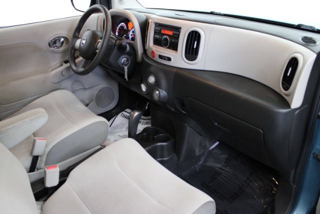 Used 2009 Nissan Cube 1.8 S w/ Interior Designer Pkg FWD image 2