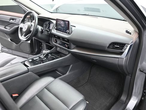 Used 2023 Nissan Rogue SV w/ SV Premium B Package image 19