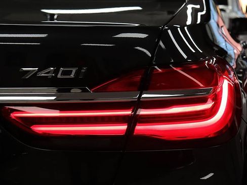 Used 2018 BMW 740i RWD image 67