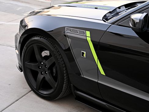 Used 2012 Ford Mustang GT Premium w/ HID Headlamps & Security Pkg image 31