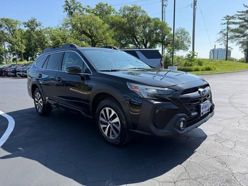 Used 2023 Subaru Outback Premium AWD/4WD image 9