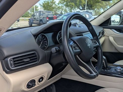 Used 2022 Maserati Levante GT image 9