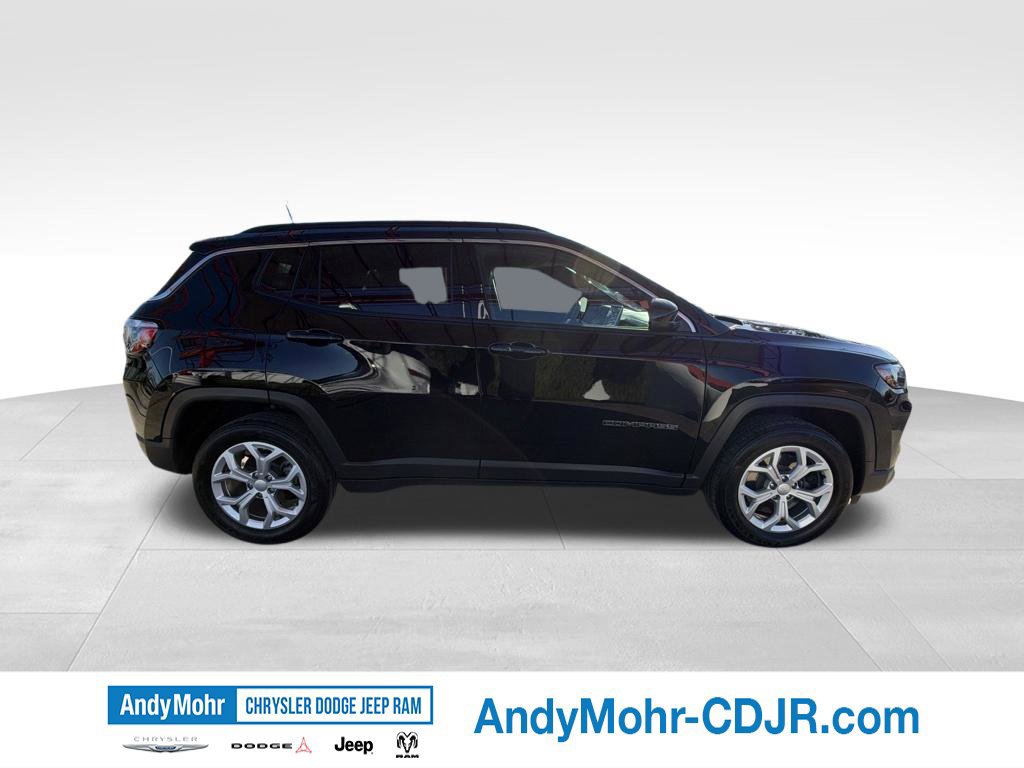 Used 2024 Jeep Compass Latitude AWD/4WD image 8