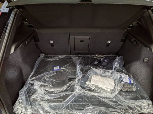 New 2026 Volvo XC40 B5 Ultra w/ Protection Package Premier image 26