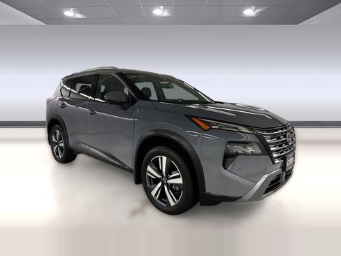Used 2024 Nissan Rogue SL w/ SL Premium Package FWD image 7