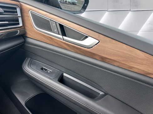 Used 2026 Volkswagen Atlas SE image 15