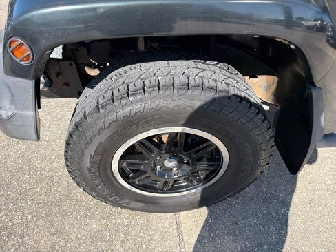 Used 2012 Jeep Wrangler Unlimited Sahara w/ Connectivity Group image 13