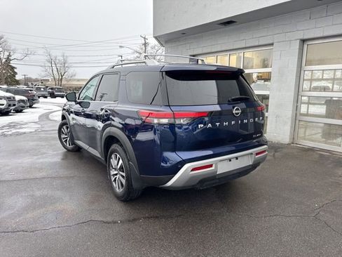 Used 2024 Nissan Pathfinder SL image 4