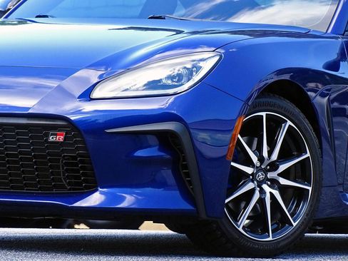 Used 2022 Toyota GR86 w/ ALL Weather Mat Package (TMS) RWD image 6