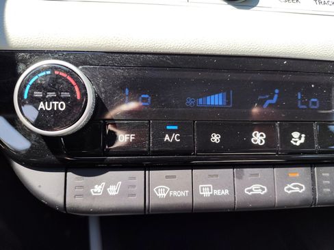 Used 2023 Hyundai Elantra Limited w/ Cargo Package FWD image 25