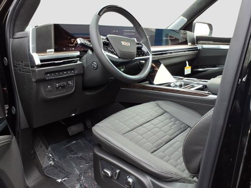 New 2026 Cadillac Escalade Platinum Sport w/ LPO, ONYX Package image 13