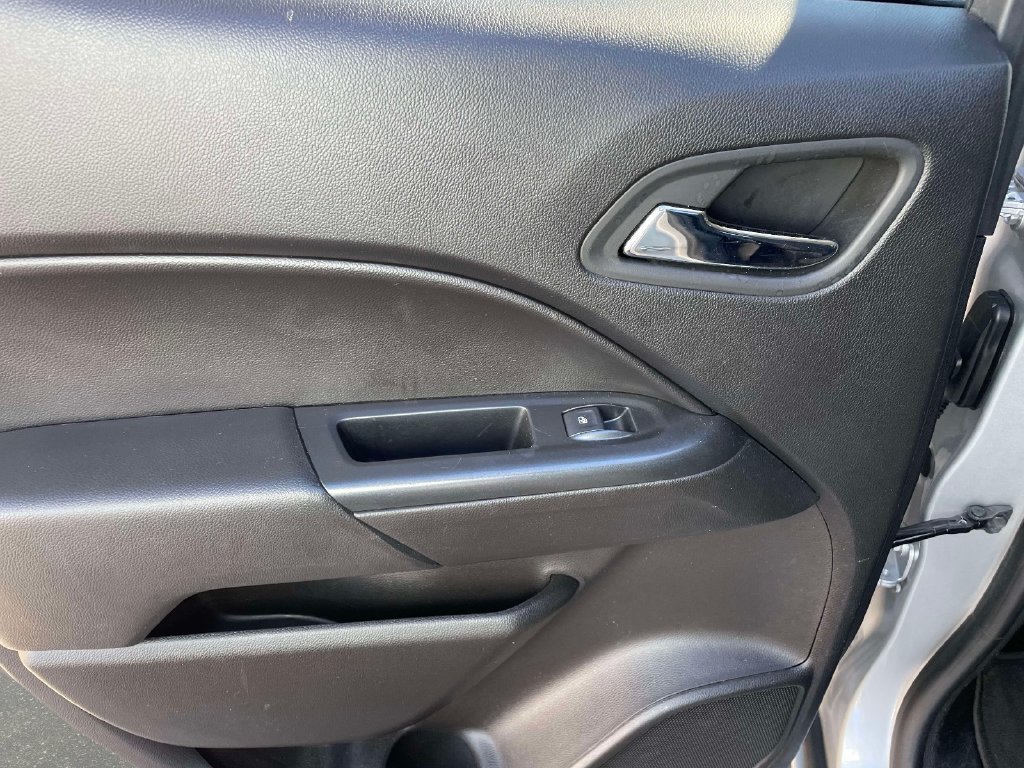 Used 2018 Chevrolet Colorado LT w/ LT Convenience Package RWD image 15