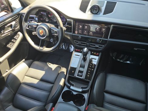 Certified 2026 Porsche Macan AWD/4WD image 24