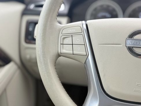 Used 2013 Volvo XC70 3.2 image 27