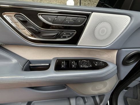 Used 2021 Lincoln Navigator Black Label w/ Cargo Convenience Package image 25