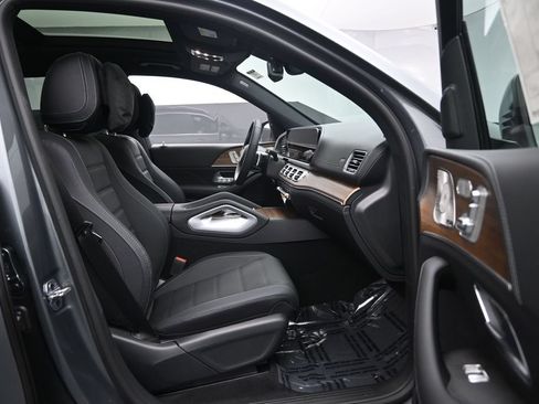 New 2026 Mercedes-Benz GLS 580 4MATIC image 24