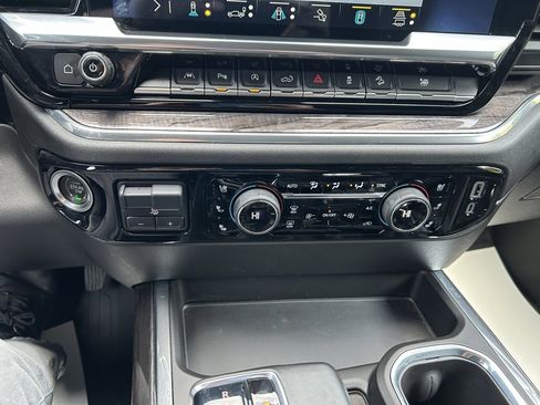 Used 2023 Chevrolet Silverado 1500 LTZ image 26