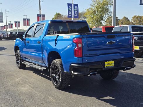 Used 2023 Chevrolet Silverado 1500 LT Trail Boss w/ LPO, Dark Essentials Package image 6