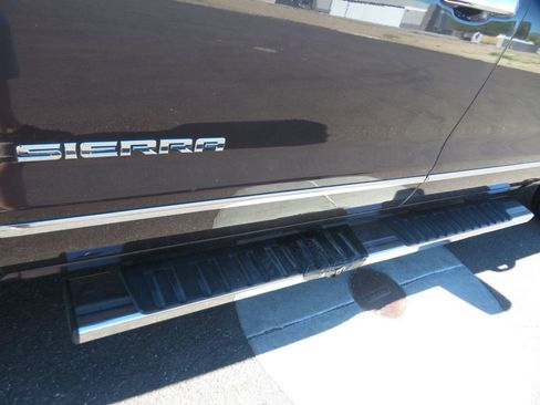 Used 2015 GMC Sierra 1500 SLT w/ SLT Crew Cab Value Package image 17