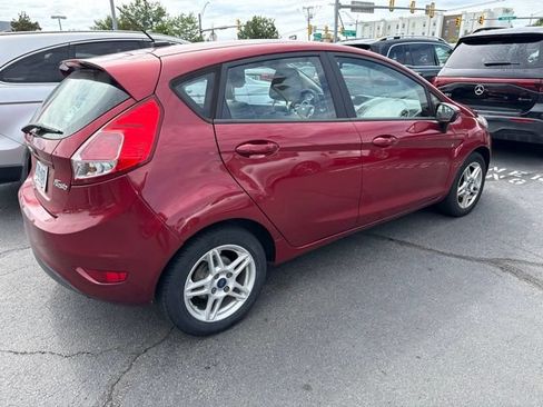 Used 2017 Ford Fiesta SE FWD image 4