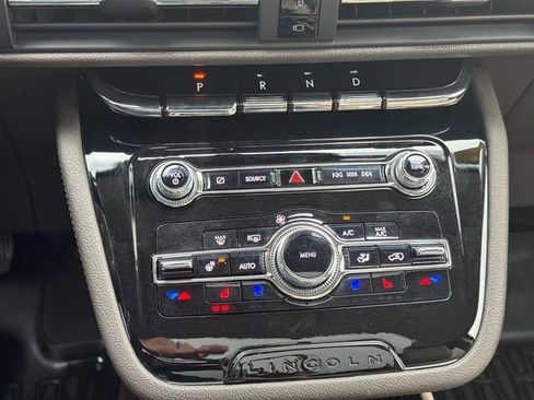 Used 2022 Lincoln Corsair Standard w/ Premium Package image 35