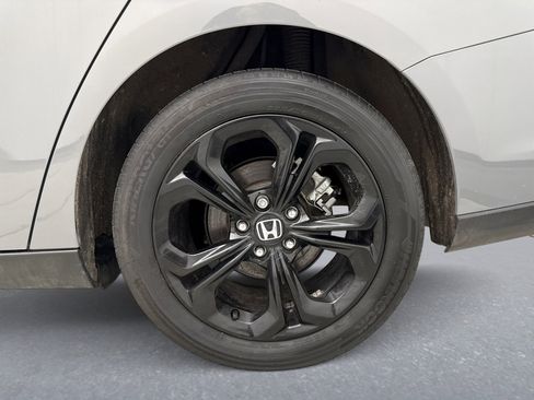 Used 2025 Honda Accord SE image 13