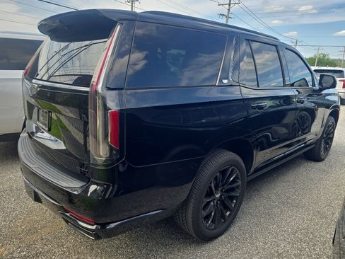 Used 2023 Cadillac Escalade Sport Platinum w/ LPO, ONYX Package AWD/4WD image 4