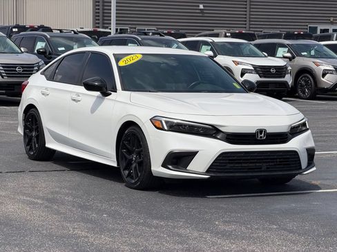 Used 2023 Honda Civic Sport image 2