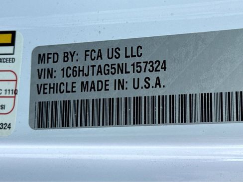 Certified 2022 Jeep Gladiator Willys image 25