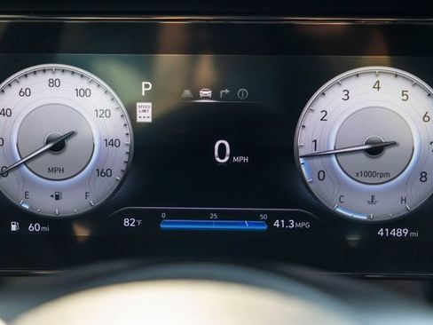 Used 2025 Hyundai Elantra SEL FWD image 22