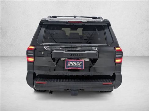 Used 2025 Toyota 4Runner SR5 AWD/4WD image 7