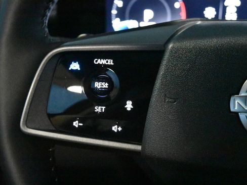 Certified 2025 Nissan Murano SV image 7