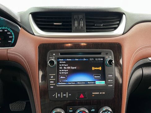 Used 2017 Chevrolet Traverse LT w/ Style and Technology Package AWD/4WD image 30