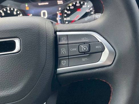 Used 2025 Jeep Compass Trailhawk w/ Trailer Tow Group image 18