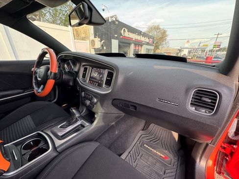 Used 2022 Dodge Charger GT image 40