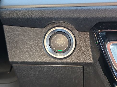 Used 2024 Chevrolet Traverse LT image 35