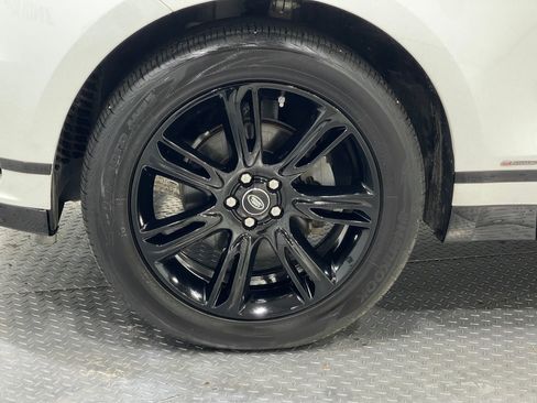 Used 2020 Land Rover Range Rover Velar R-Dynamic S AWD/4WD image 31