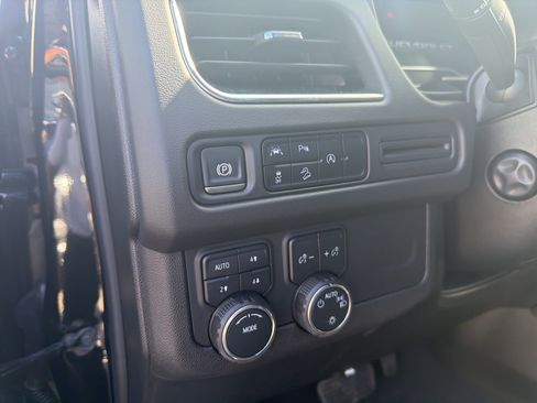 Used 2024 Chevrolet Suburban Premier image 35