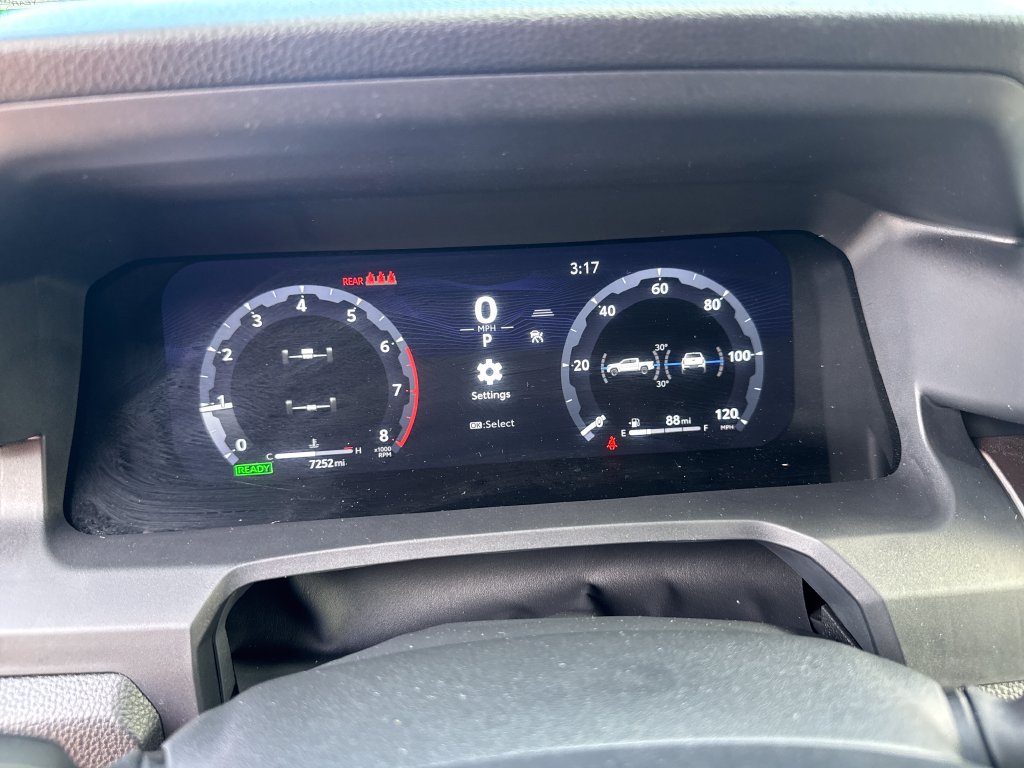 Used 2025 Toyota Tacoma TRD Off-Road AWD/4WD image 29