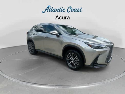 Used 2024 Lexus NX 250 FWD image 2